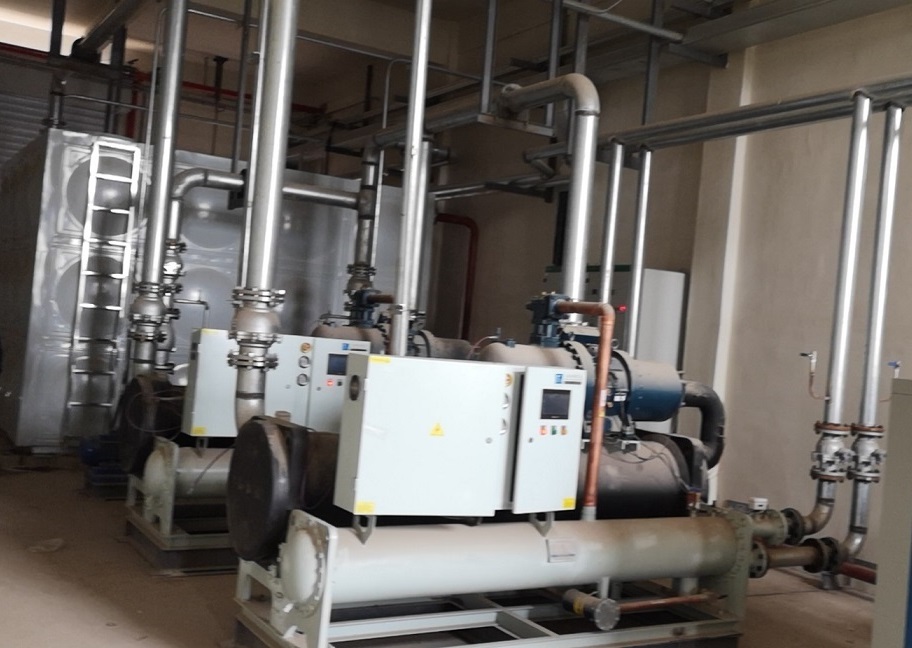 3度出水螺桿式冷水機(jī).jpg